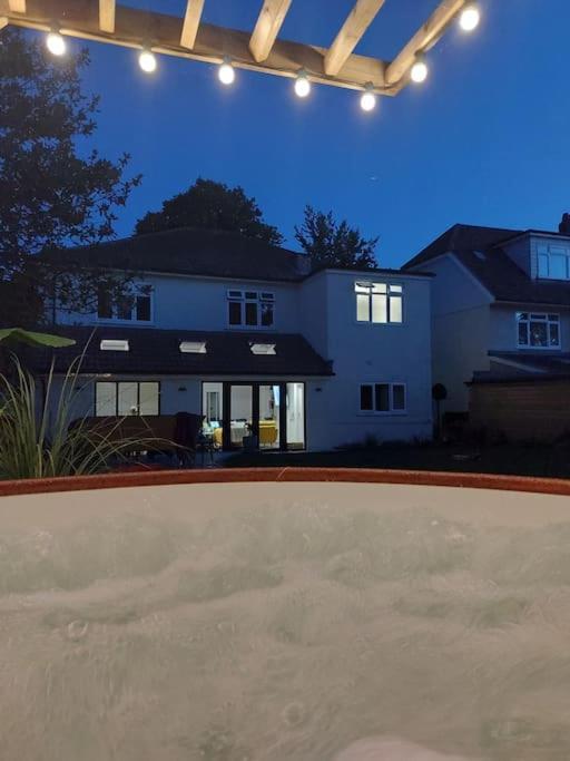 Beach House, With Bbq Lodge And Hot Tub! Bournemouth Kültér fotó